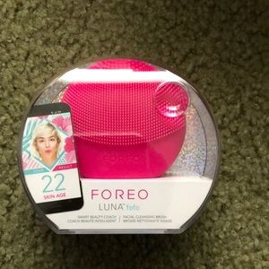 Foreo Luna Fofo smart facial cleansing brush